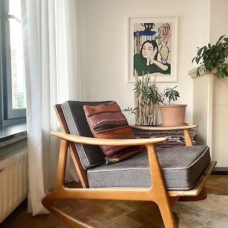 Spacious Mid-Century Design Apartment Close To The Beach & City Centre * Остенде