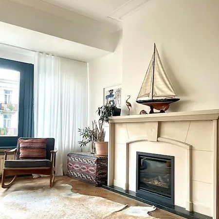 Spacious Mid-century Design Close To The & Centre Ostende